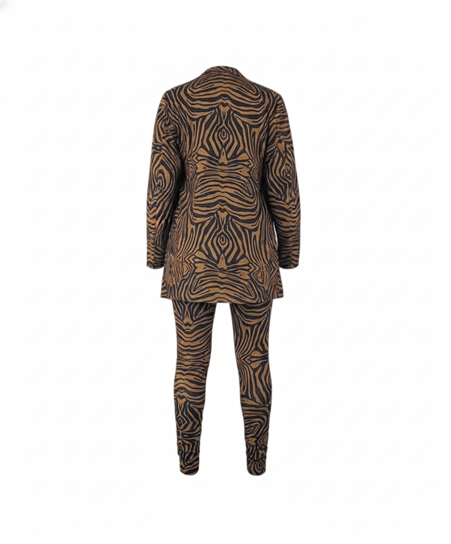 Conjunto blazer y pantalón que potencia tu silueta con elegancia audaz