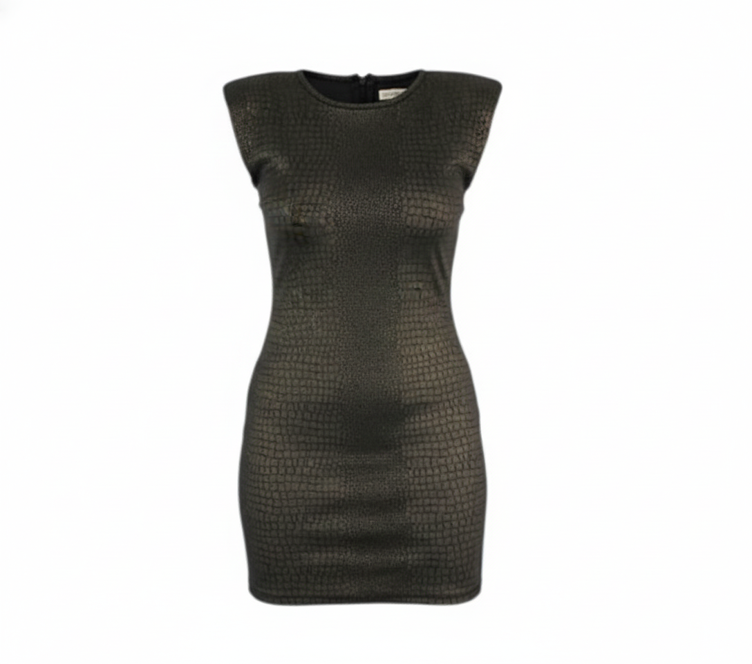 Minivestido con hombreras que potencia tu silueta con estilo atrevido y moderno