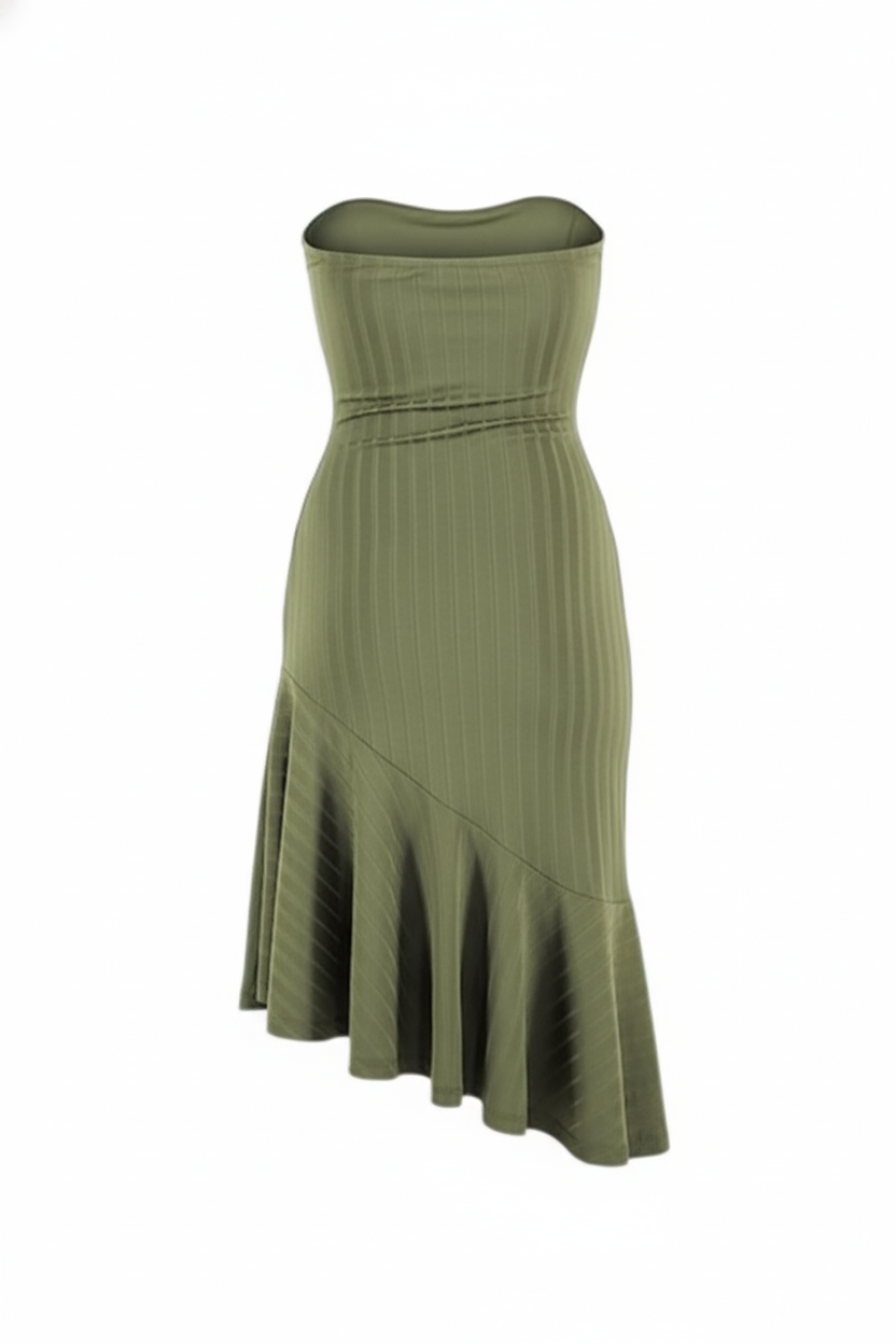 Vestido debajo de la rodilla con escote corazón que resalta tu figura con elegancia dinámica