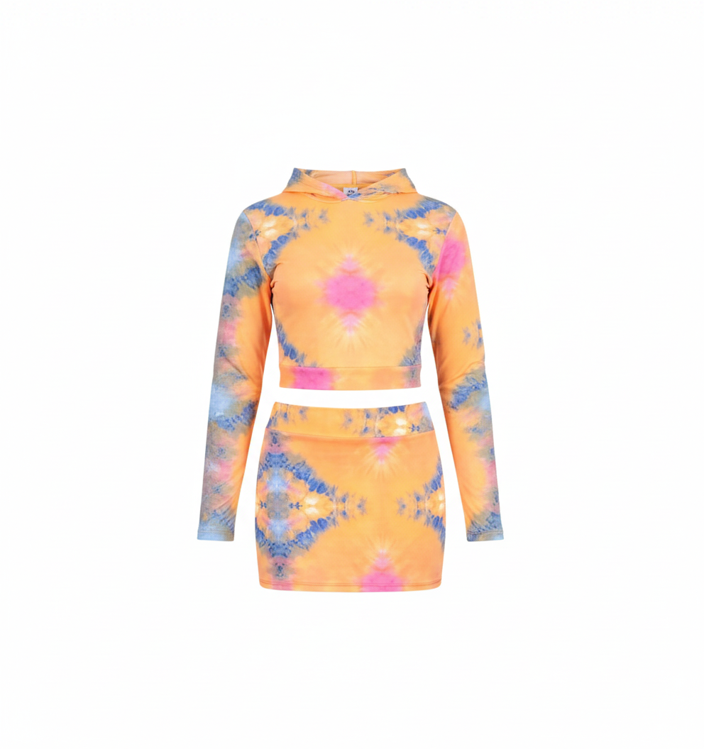 Conjunto tie-dye que estiliza con alegría y forma definida