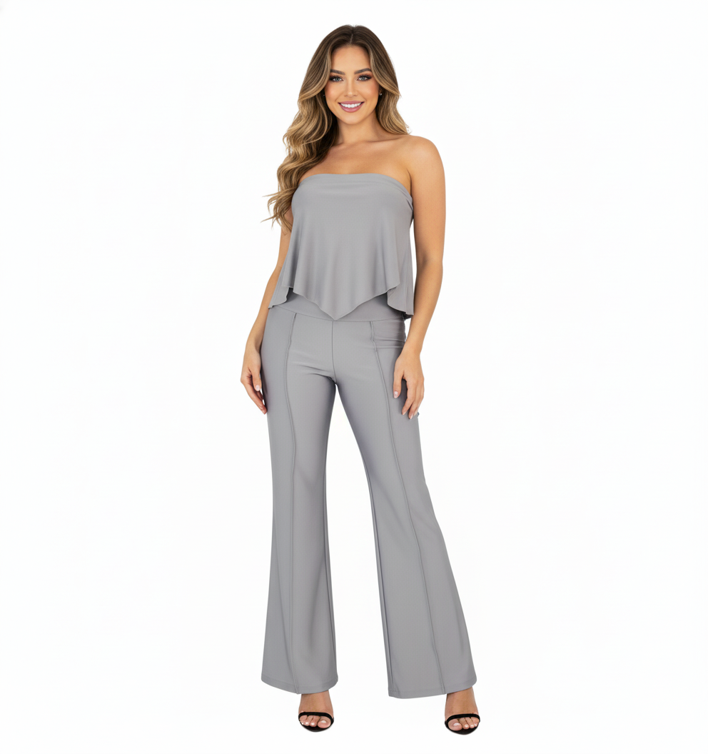 Conjunto de pantalón acampanado y top strapless que estiliza tu silueta