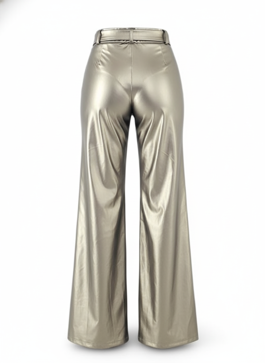 Pantalón acampanado con efecto vinilado que alarga tu silueta con estilo audaz