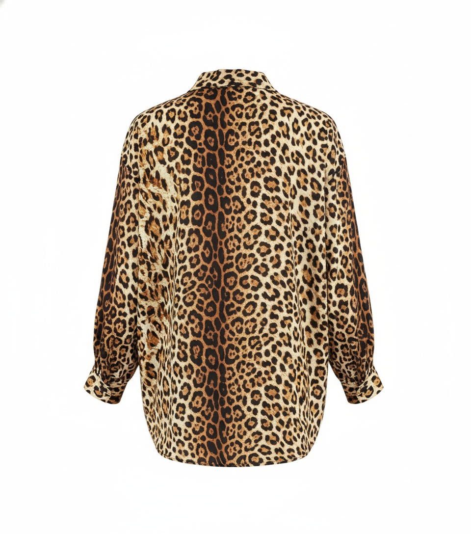 Blusa oversize con estampado felino que impone estilo con actitud