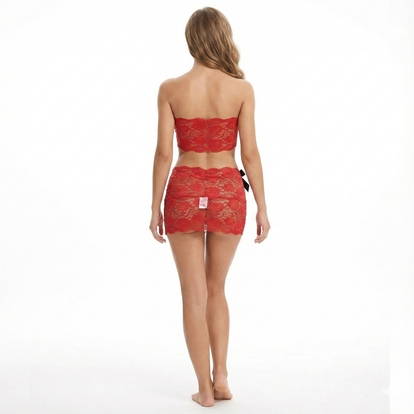 Bikini de encaje con minifalda que resalta tu feminidad juguetona