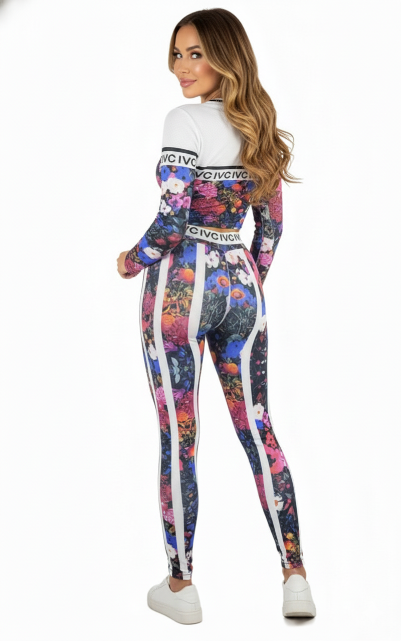 Conjunto deportivo con efecto Push Up que moldea y estiliza con energía floral