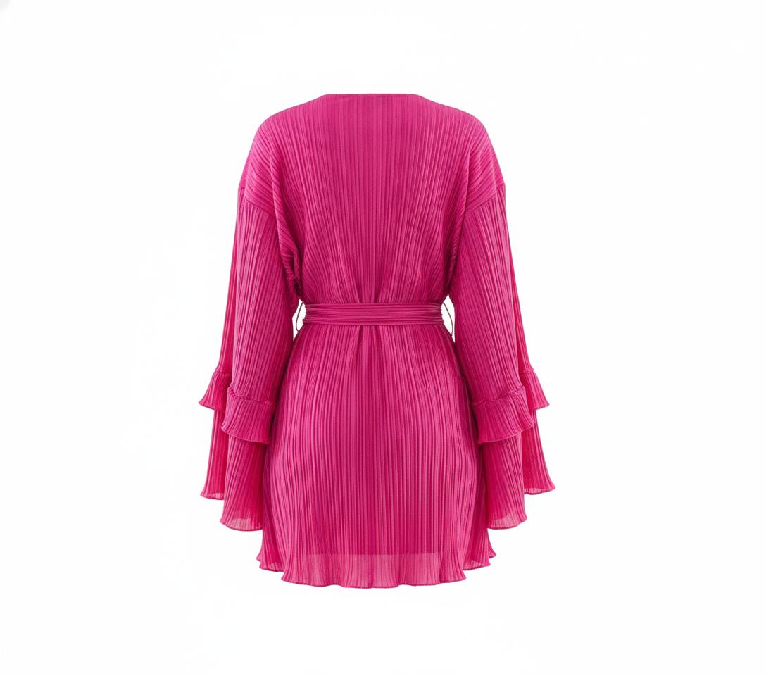 Vestido corto con caída fluida y cinturón que resalta tu silueta