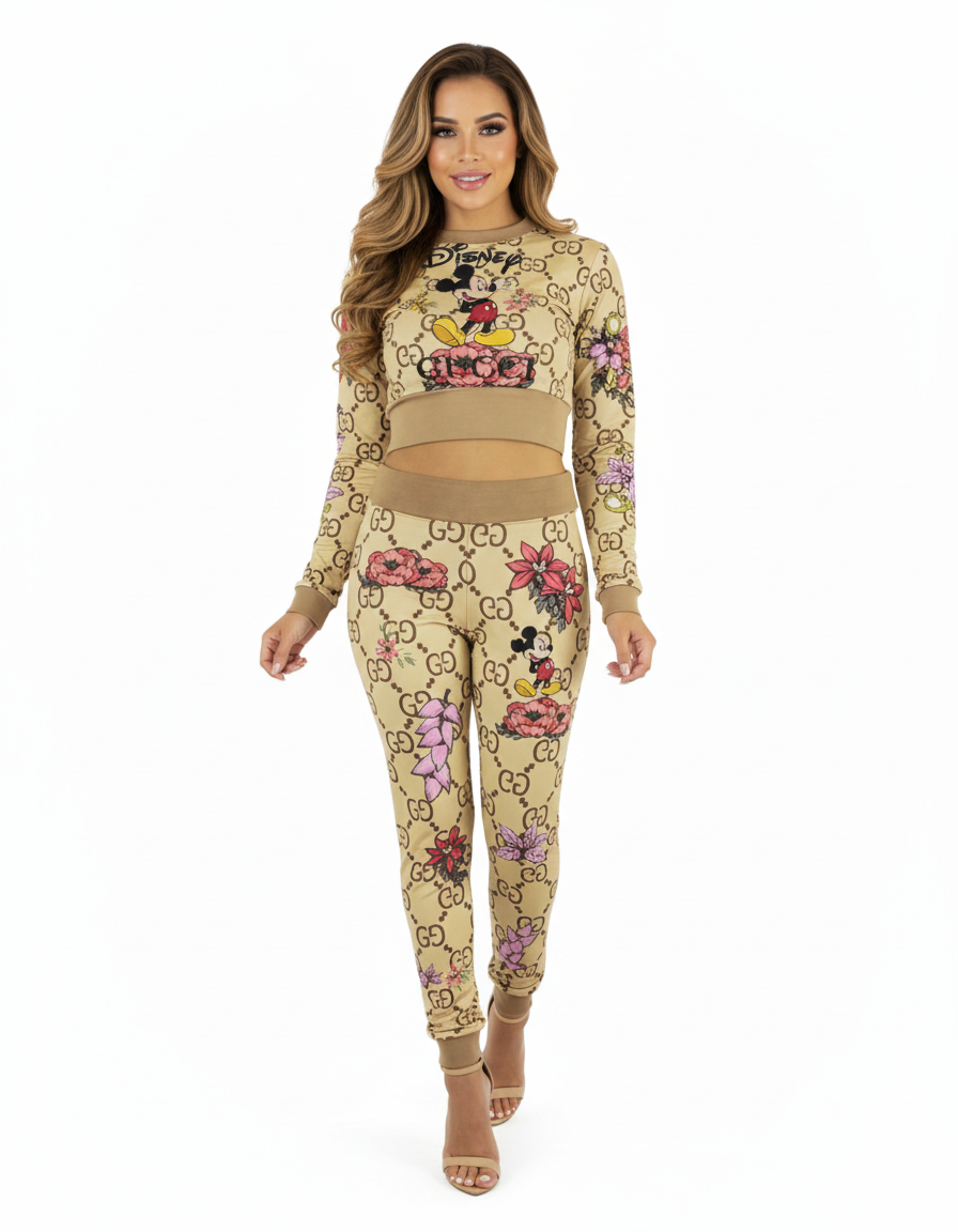 Conjunto estampado que define tu figura con actitud divertida