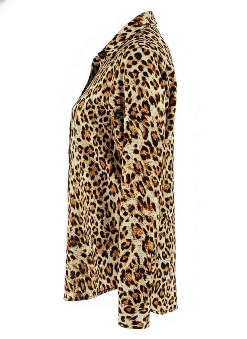 Blusa oversize con estampado felino que impone estilo con actitud