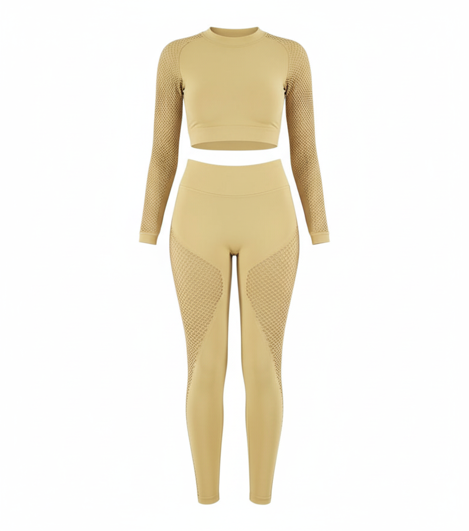 Conjunto deportivo con transparencias que moldea tu figura con estilo