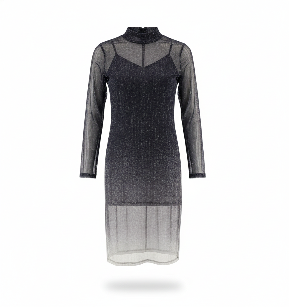 Vestido de dos piezas con transparencias que insinúa con elegancia