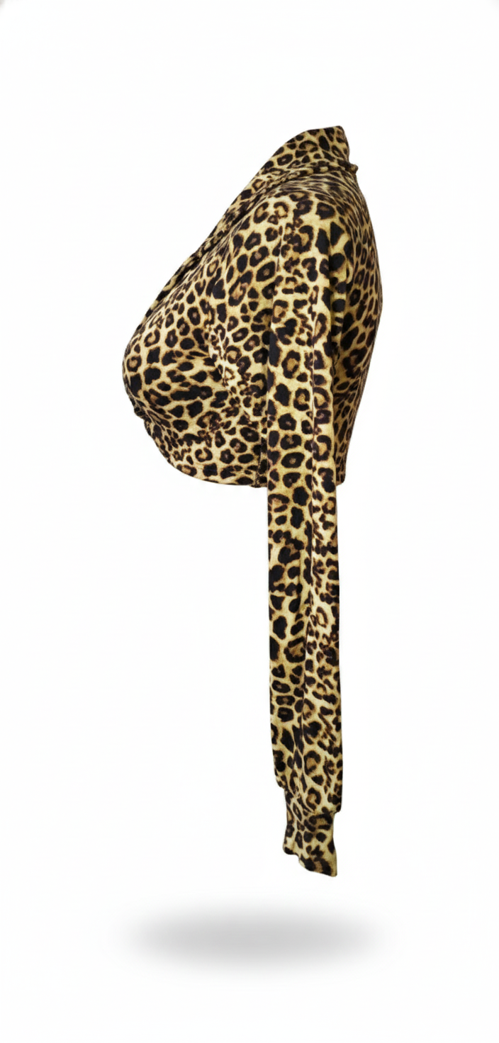 Crop top animal print cruzado que define tu cintura con audacia salvaje