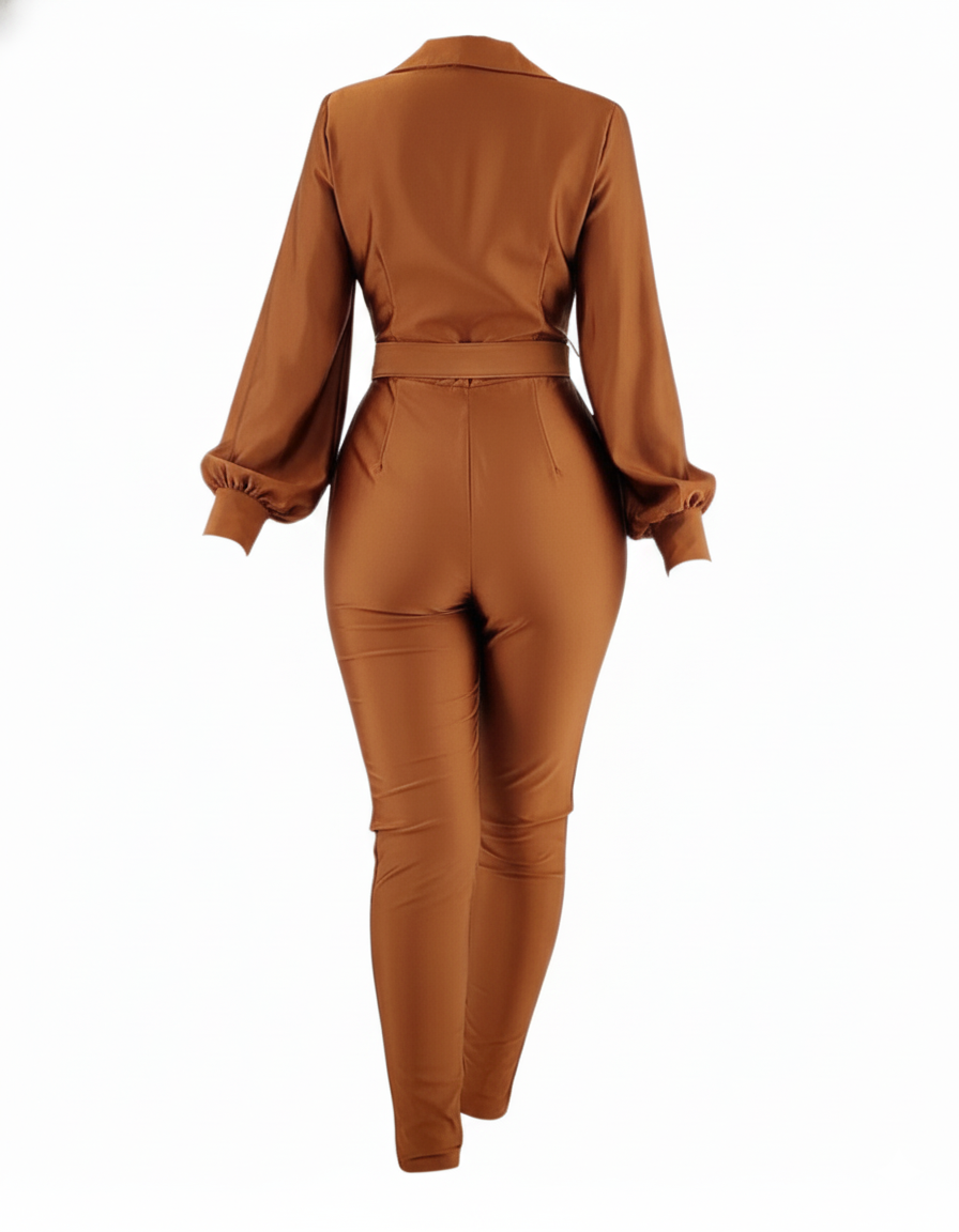 Palazzo con cinturón y escote en V que define tu silueta con elegancia casual