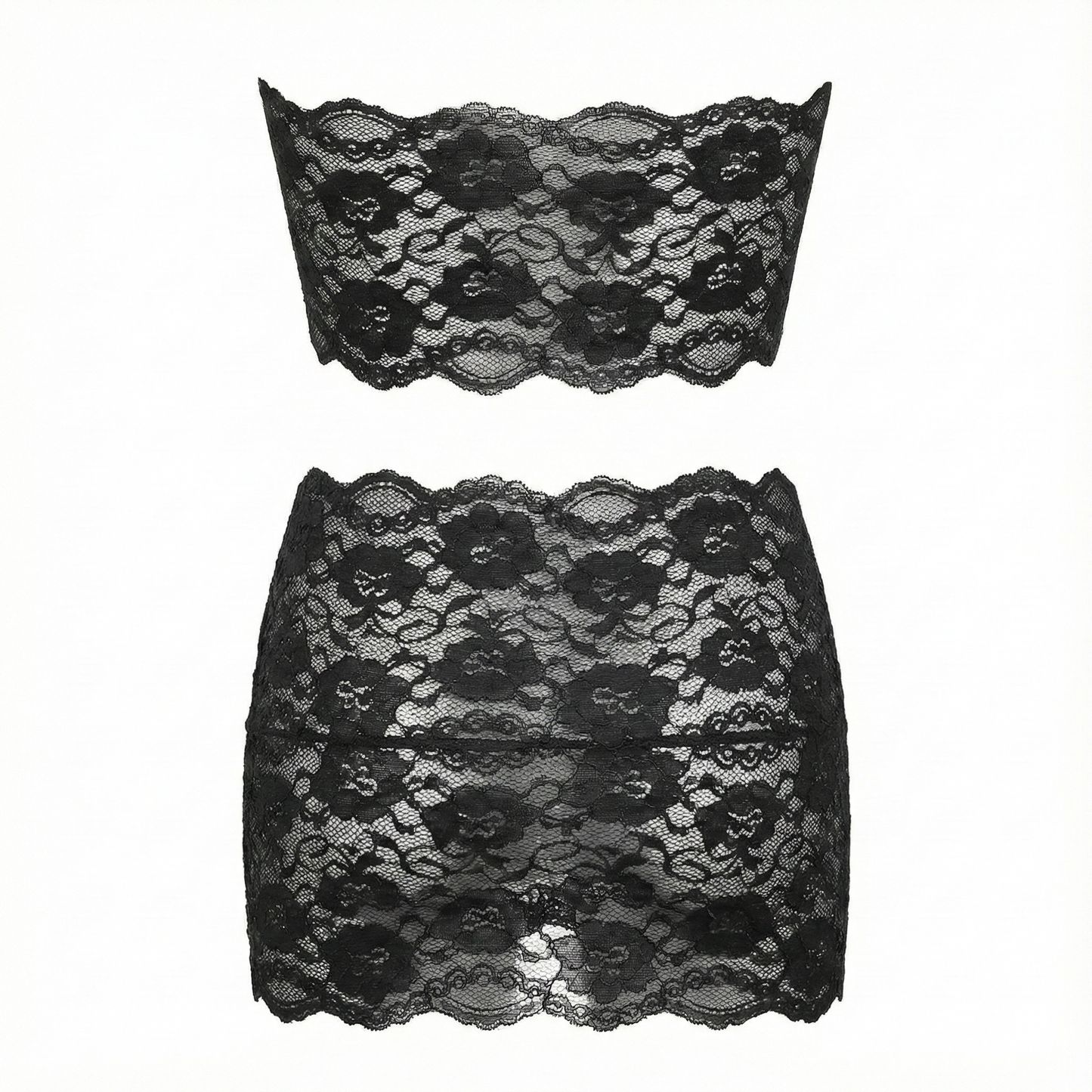 Bikini de encaje con minifalda que resalta tu feminidad juguetona