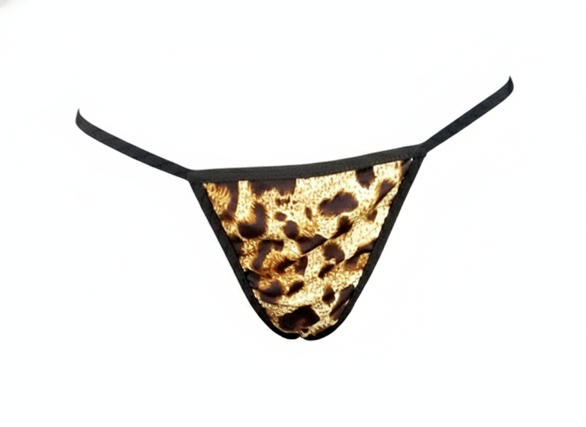 Micro tanga de hilo que eleva tu sensualidad con audacia felina