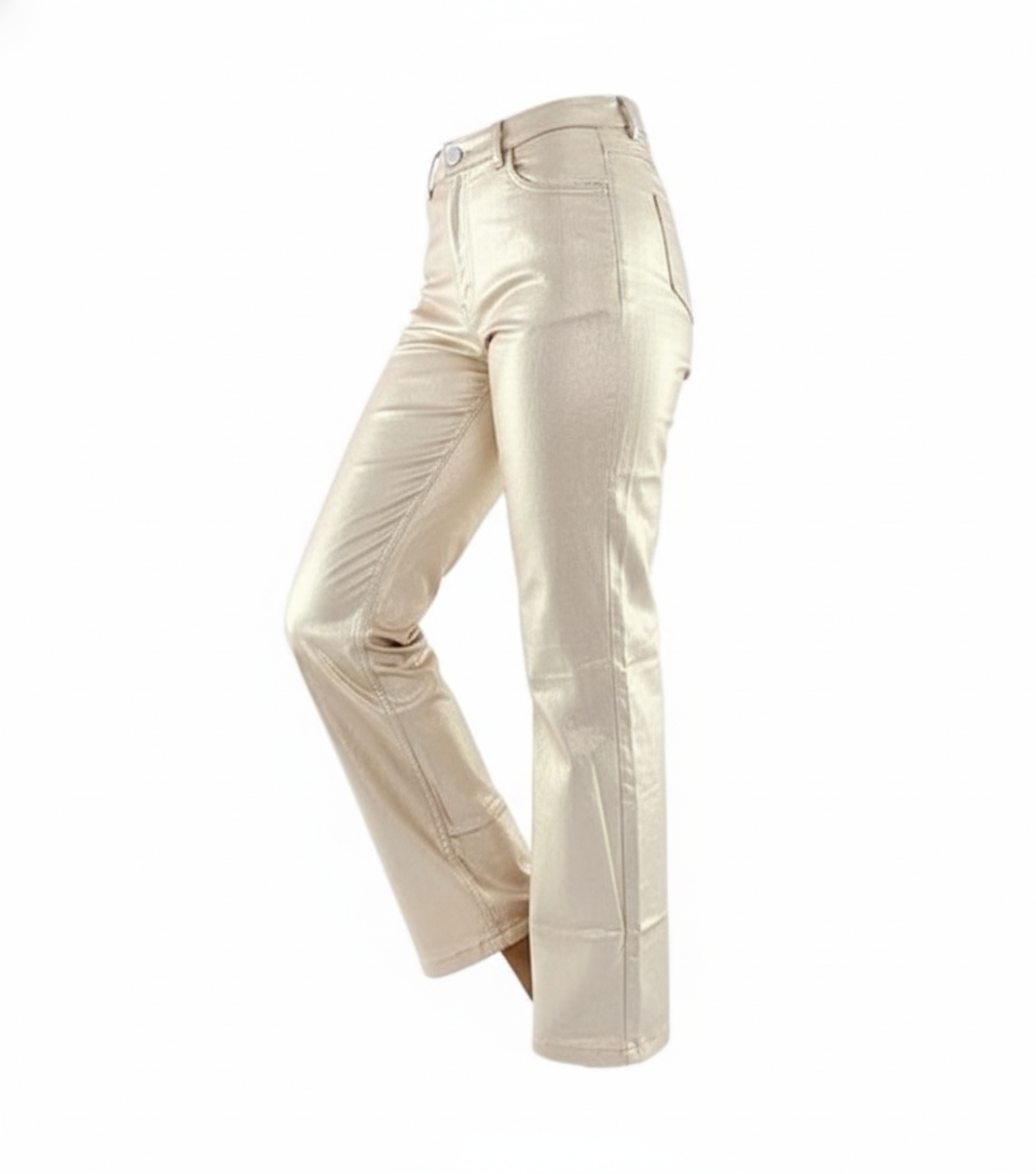 Pantalón recto satinado con brillo sutil y detalle de cadenita