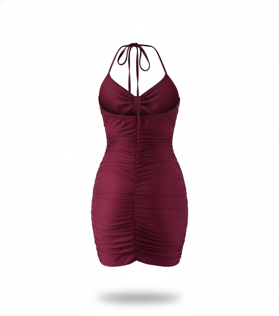 Minivestido fruncido con escote que resalta tu silueta con audacia