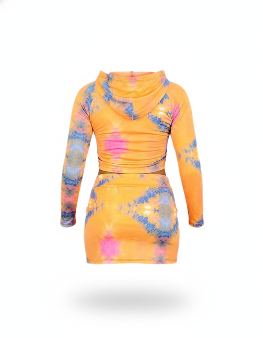 Conjunto tie-dye que estiliza con alegría y forma definida