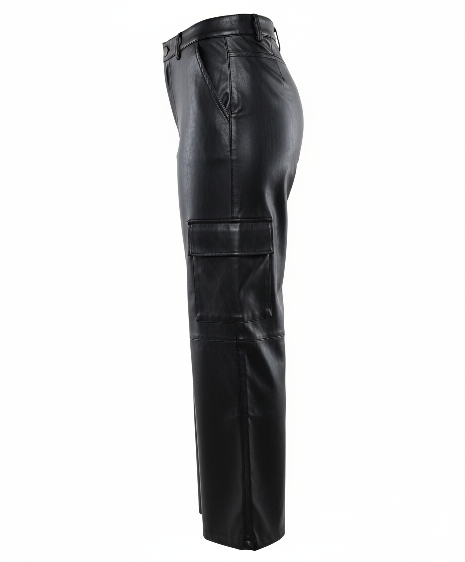 Pantalón cargo de vinil con cinturón que potencia tu seguridad visual