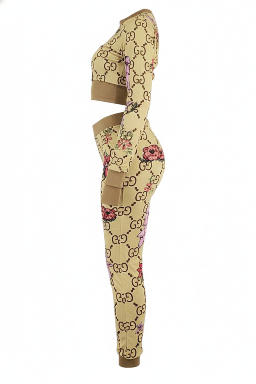 Conjunto estampado que define tu figura con actitud divertida