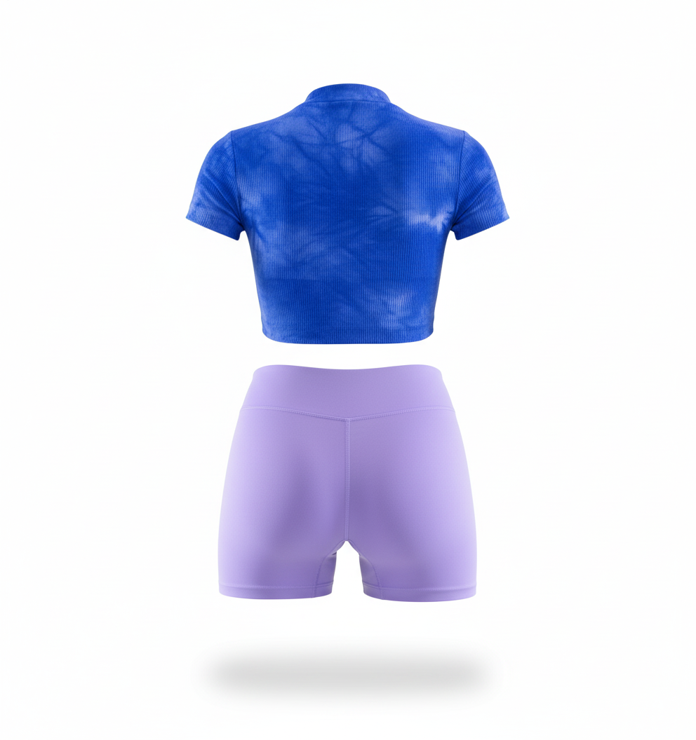 Conjunto deportivo con short ajustado que estiliza tu figura