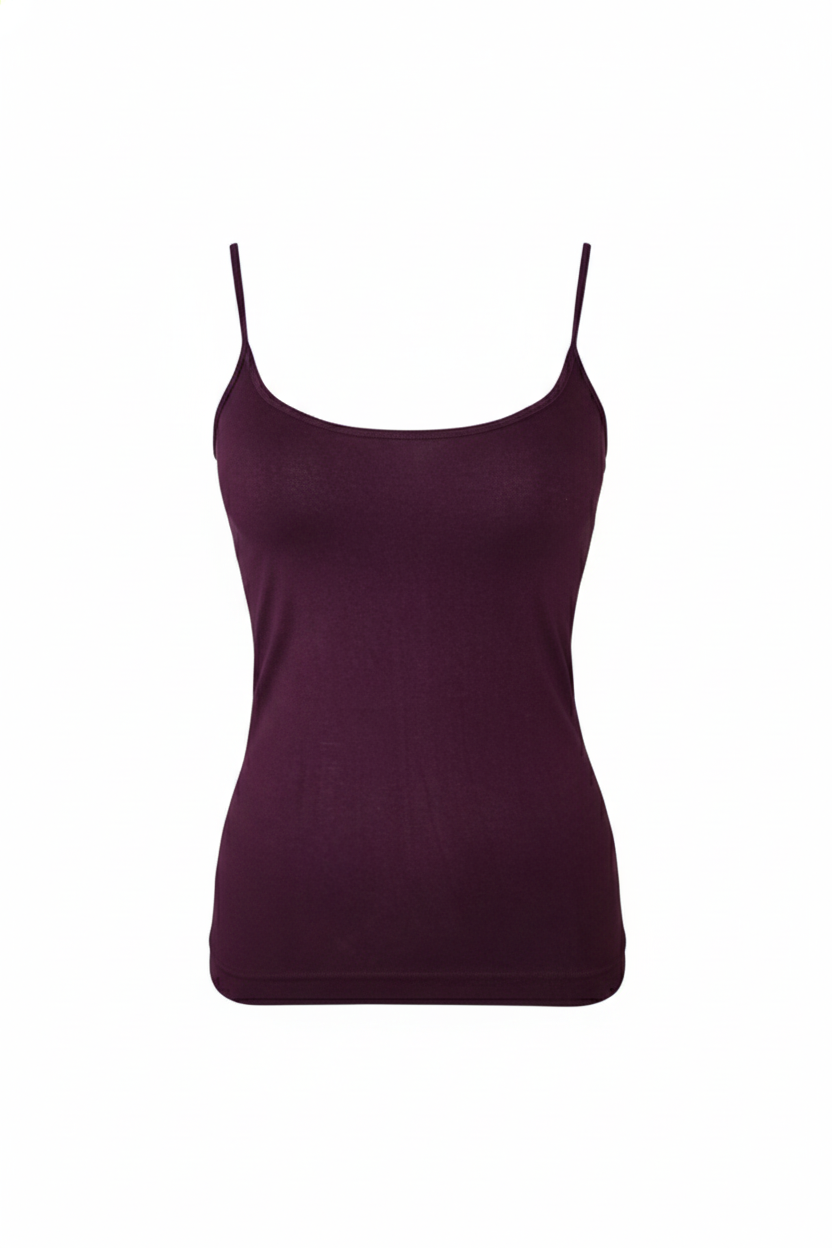 Blusa de tirantes que realza tu figura con frescura versátil