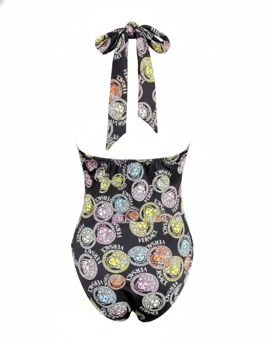 Monobikini con escote profundo y tirantes que estiliza tu figura con sensualidad elegante