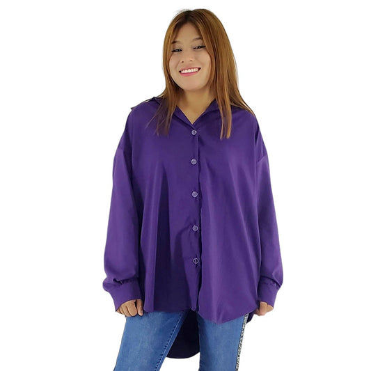 Blusa oversize de manga larga con caída holgada que impone presencia relajada