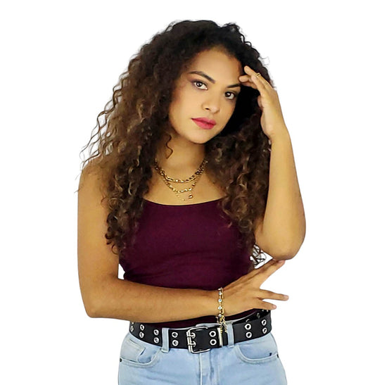 Blusa de tirantes que realza tu figura con frescura versátil