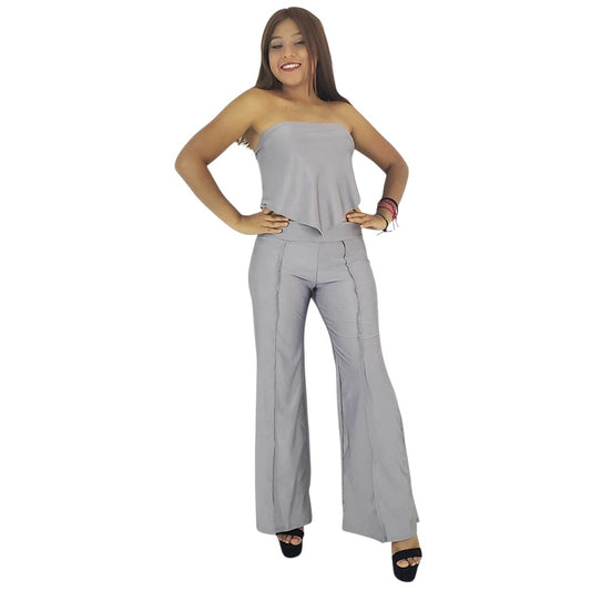 Conjunto de pantalón acampanado y top strapless que estiliza tu silueta