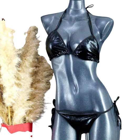 Bikini metálico con fruncido que potencia tu lado atrevido