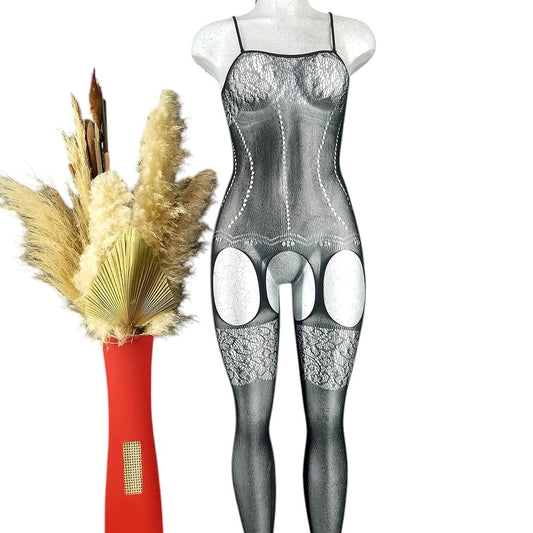 Body teddy largo con aberturas sensuales que estiliza con osadía tu silueta