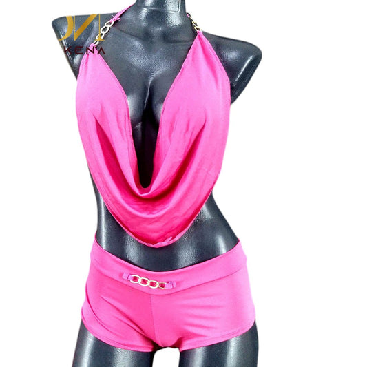 Conjunto short y blusa con escote drapeado que resalta tu sensualidad